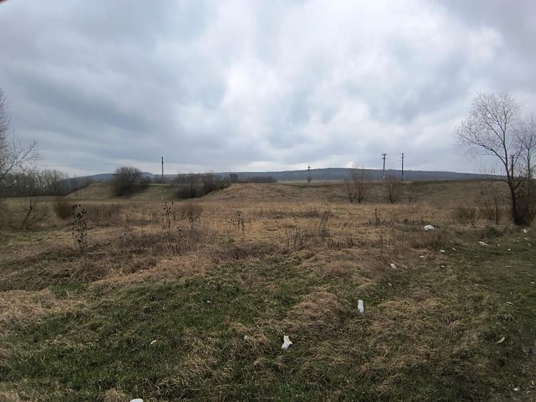 Teren 12.400 MP | 180 ml deschidere E85 | Pătrăuți | 70.000€ - 2