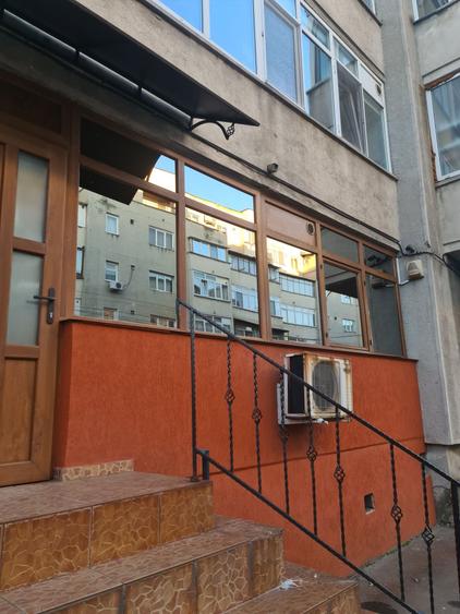 Apartament de vanzare cu posibilitate de spatiu comercial- 78mp2 zona - 1