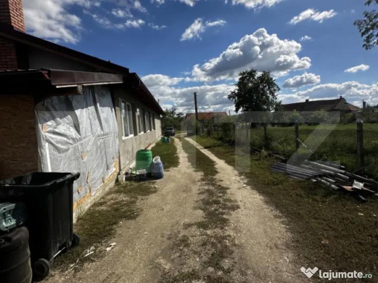 Casa de vanzare, 265 mp, zona Boghis - 8