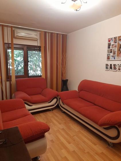 Vand apartament 100 mp 4 camere p/4 - 1