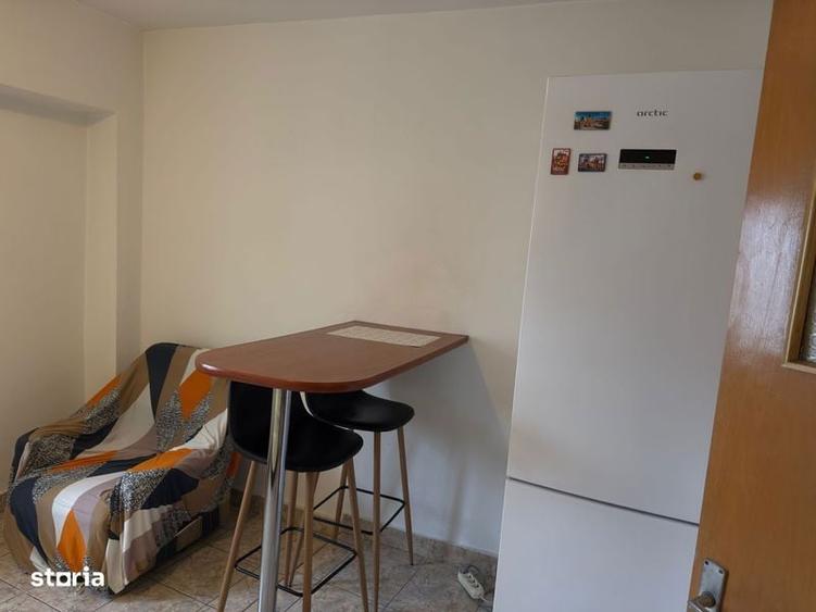 Proprietar inchiriez 2 camere Universitate, bloc 1980, mobilat - 5
