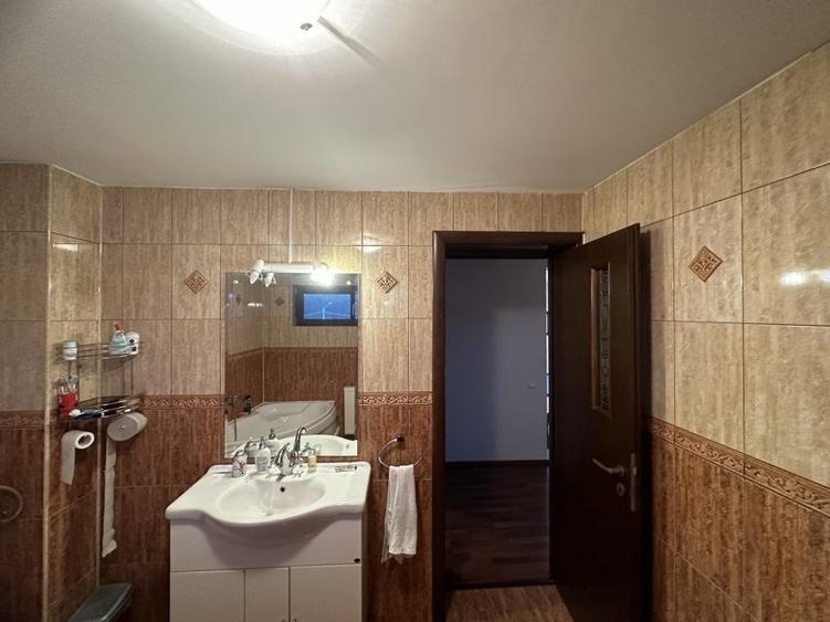 Vila P+1, langa padure, suprafata 200mp, teren 500mp, toate facilitatile - 34