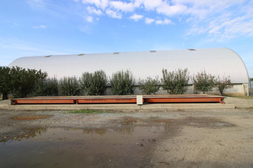 Baza de cereale in functiune , 4500 mp intravilan + 2 depozite (aprox 1000mp) - 5