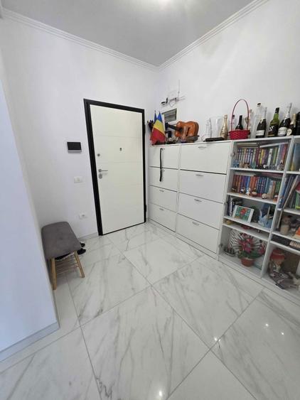Se vinde apartament direct dela propietar pe strada dacilor nr 4 etaj 2 cu lift picina parcare sub teran si parcare exsterior - 3