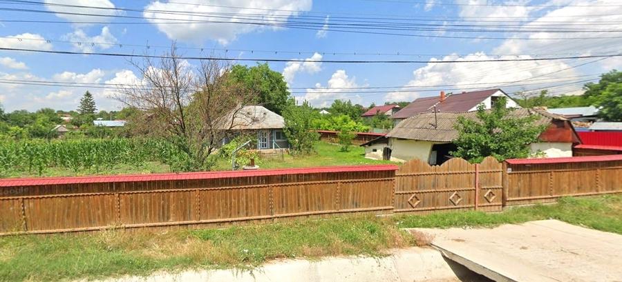 Casa cu multiple anexe, beci + 1900 mp teren, Draguseni, asfalt, apa, canalizare - 1