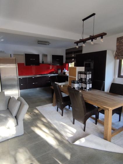 Vand  vila deosebita cu 5 cam.in zona 7Noi. - 6