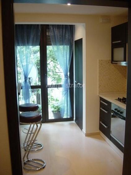 PRIMAVERII- JEAN MONET, 2 camere deosebit,  etaj 1, centrala proprie,OCAZIE
