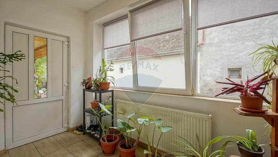 Casa spatioasa cu teren generos, in zona centrala a Sacelelor - 13
