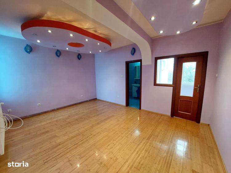 COMISION 0 Casa 300 mp ut. 361 mp teren, 5 camere, Targoviste, Micro 5 - 10