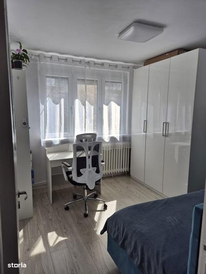 Apartament decomandat cu 4 camere, balcon, centrala, 2 locuri parcare - 6