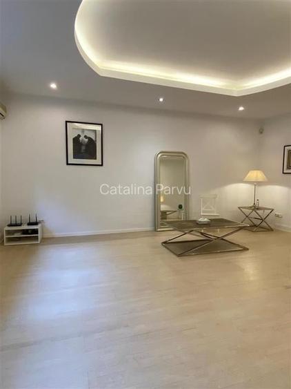 Apartament cu 5 camere decomandat în Dorobanți