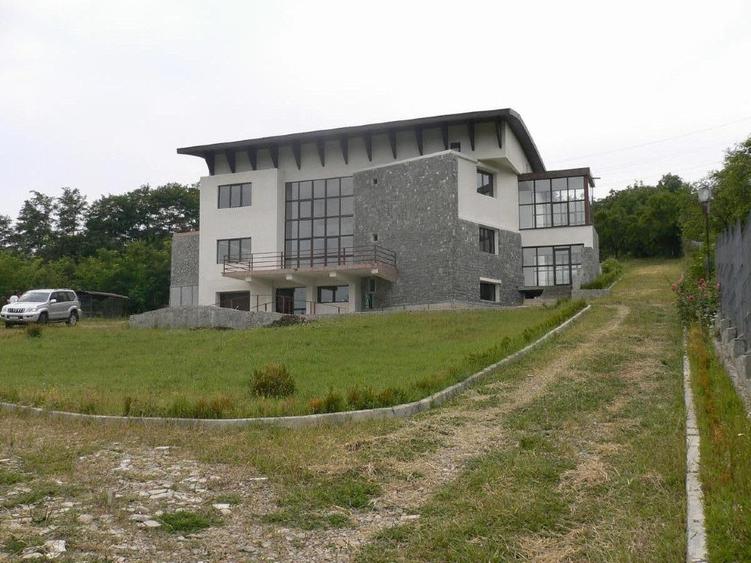 VILA REZIDENTIALA DEOSEBITA in Valenii de Munte - 1