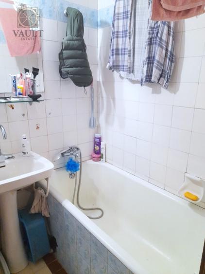 Apartament 4 camere  -Garaj de 17 ,25 mp-  5 minute metrou Romancierilor - 7