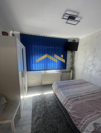 Apartament cu 3 camere decomandat, mobilat în Aradului