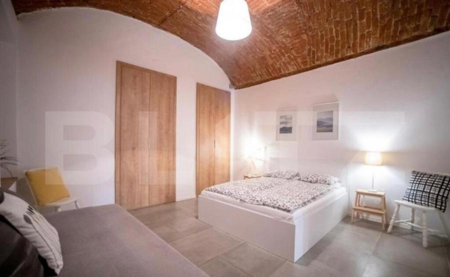 Cladire de patrimoniu din secolului XIX, de vanzare, zona - 8