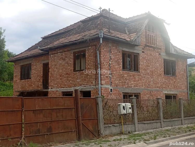 Casa in ro?u- Str. Petru Maior Tarnaveni Casa in ro?u- Str. Petru Maior Tarnaveni