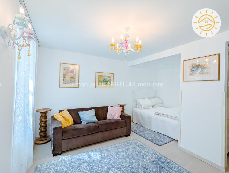 Apartament cu 3 camere semidecomandat în Centrul Istoric