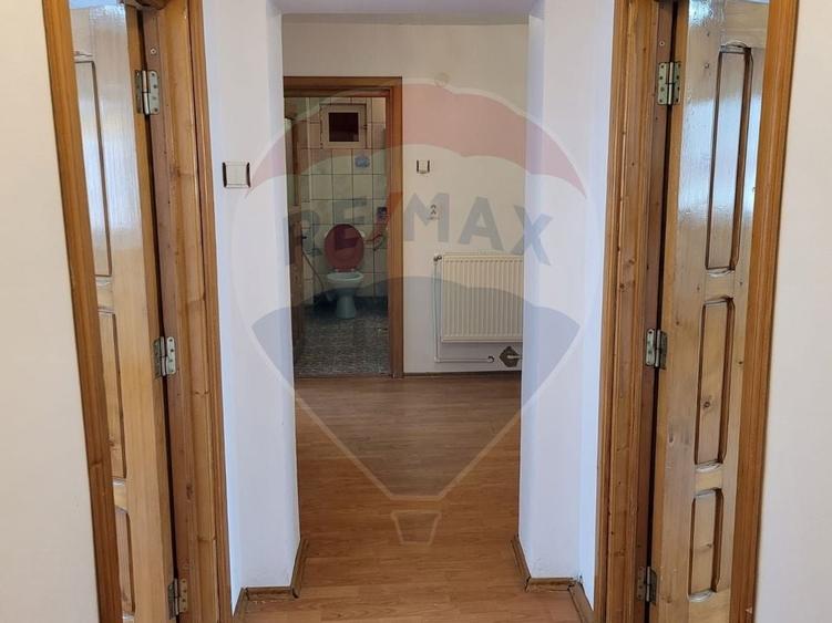 VILĂ MIXTĂ DE VÂNZARE – STRADA 1 DECEMBRIE 1918 - 15