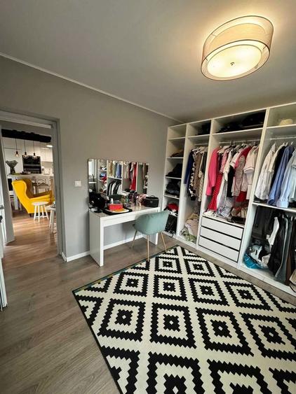 Apartament 4 camere de vanzare - Zona Vivo - 3