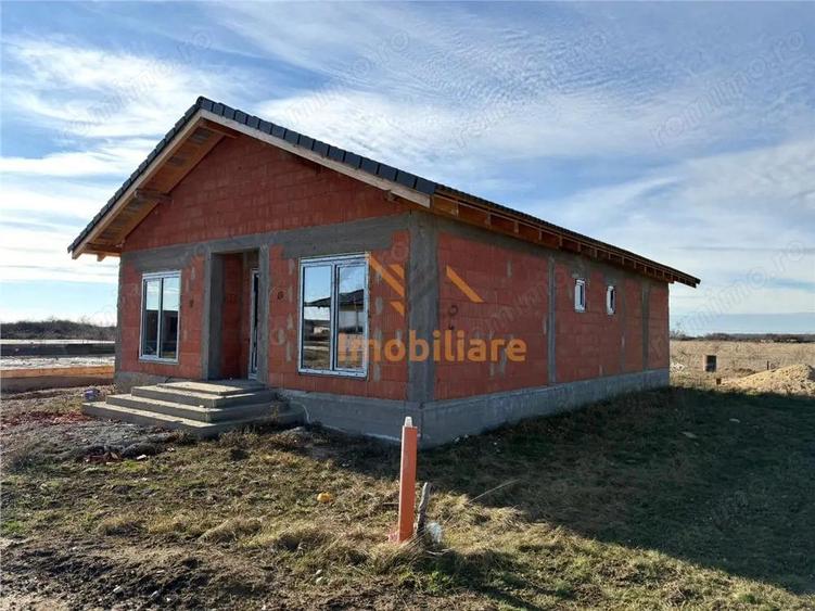 CASA PLAN PARTER | TEREN 300 MP | ZONA CIHEI - 1