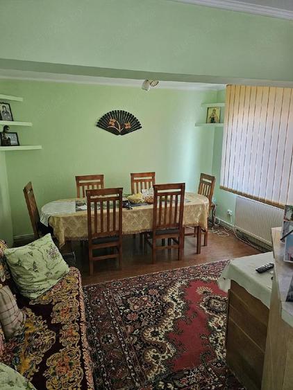 Vand apartament 4 camere decomandat - 1