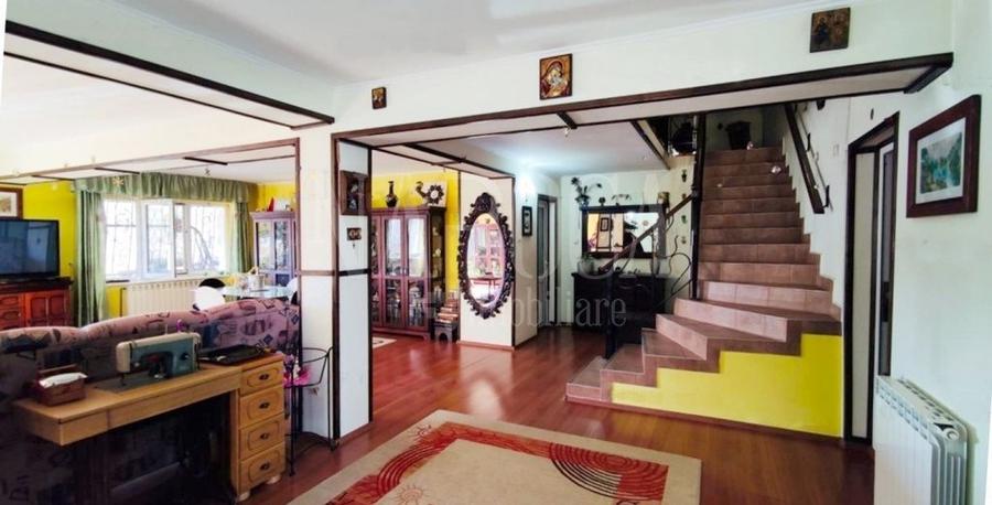 Casa 5 camere de vanzare in Sanmartin - 2