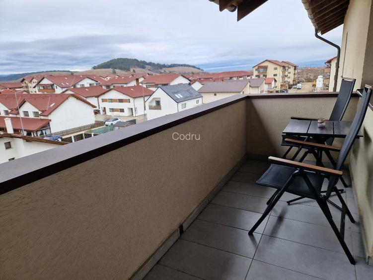 Vand garsoniera cu mansarda in San Petru