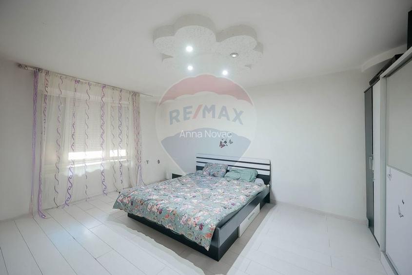 De vanzare apartament cu 1 camera si spatiu comercial, in zona Decebal