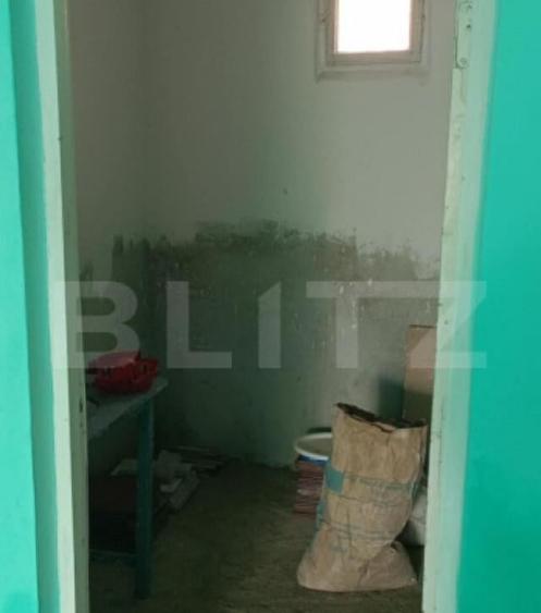 Casa cu 3 camere, bucatarie si baie, 105 mp ?i un teren de - 7