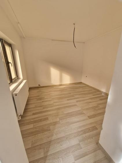 Medeea Casa parter de vanzare 5 camere - 9