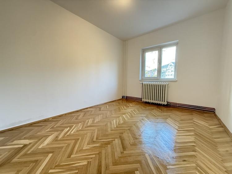 Apartament cu 3 camere, decomandat, etaj 1, cu 3 boxe si garaj - Baba Dochia - 2