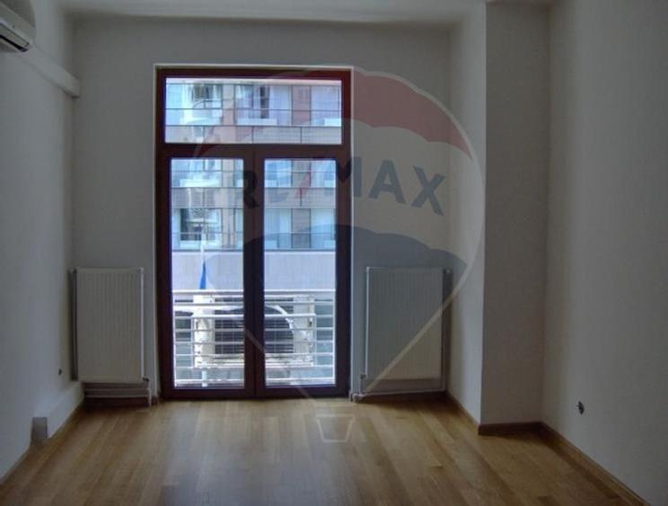 Apartament 6 camere decomandat - 3