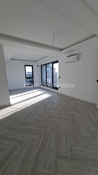 Apartament cu o camera, decomandat,41 mp, gradina 104 mp, centru/Palas/Iulius