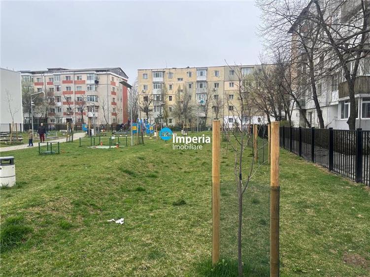 Apartament cu 3 camere decomandat în Dacia