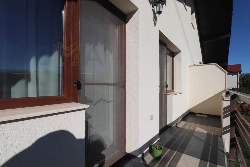 Duplex cu 6 camere cu Canalizare în Europa