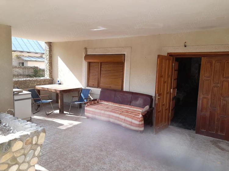 Casă cu 6 camere cu Teren 2600 Mp în Vedea