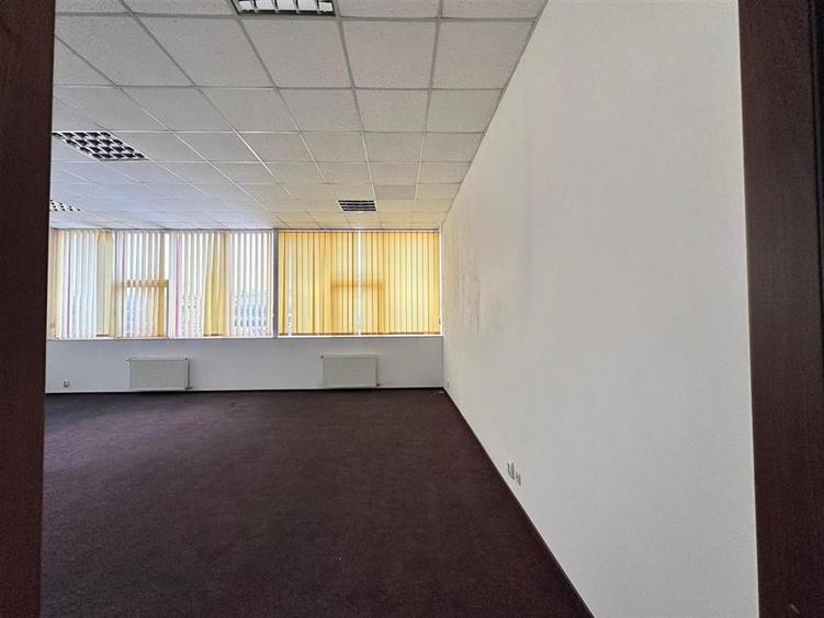 Spațiu comercial, de 500 mp, în Exterior Vest