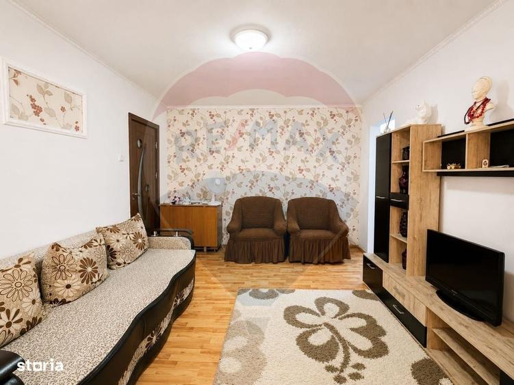 Apartament cu 2 camere semidecomandat în Craiovița Nouă
