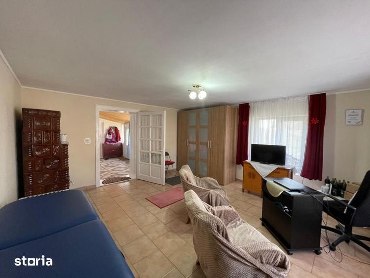 Casă cu 2 camere cu Teren 1160 Mp în Central