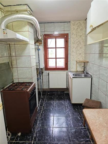 Apartament cu 3 camere semidecomandat în Alexandru cel Bun
