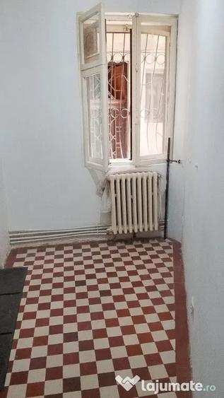 Apartament cu 3 camere decomandat în Universitate