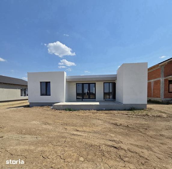 Casă cu 3 camere cu Teren 502 Mp în Sânmartin