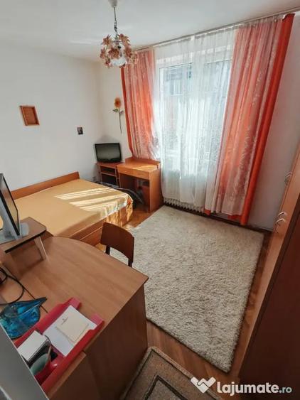 Apartament cu 3 camere decomandat în Ultracentral