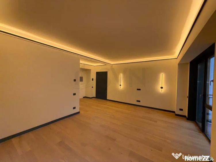 Apartament cu 3 camere semidecomandat în Central