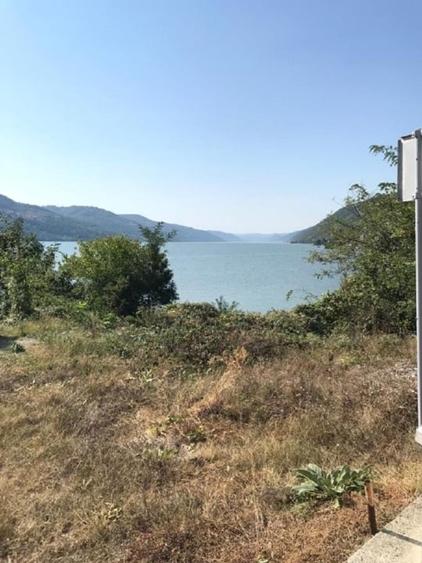 Teren Construcții intravilan de 707 mp, în Dubova