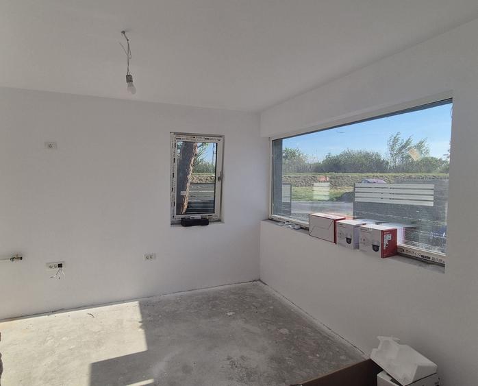 Casă cu 3 camere în Ghiroda