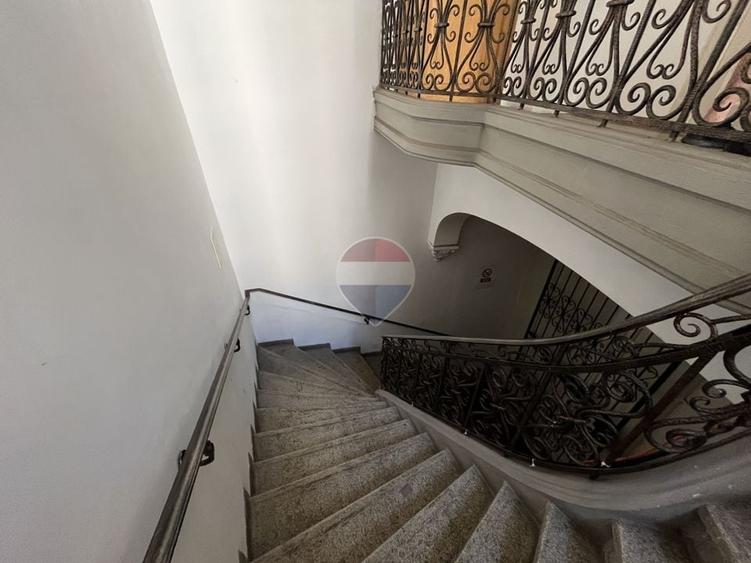 Apartament cu 4 camere circular în Dacia