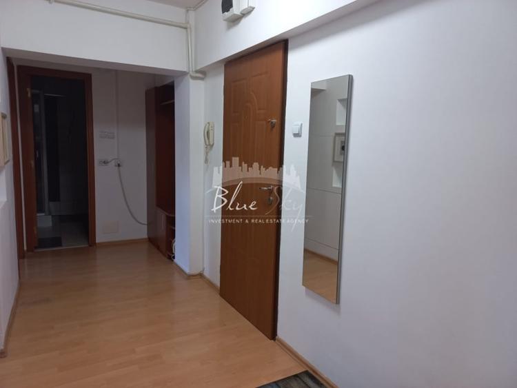 Apartament cu 2 camere decomandat, mobilat în Trocadero