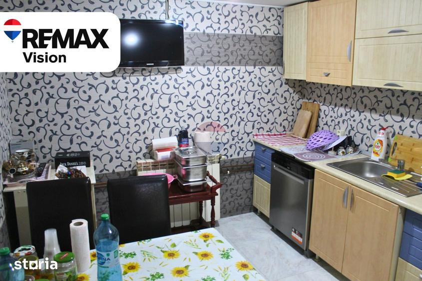 Casă cu 8 camere cu Piscina în Castranova