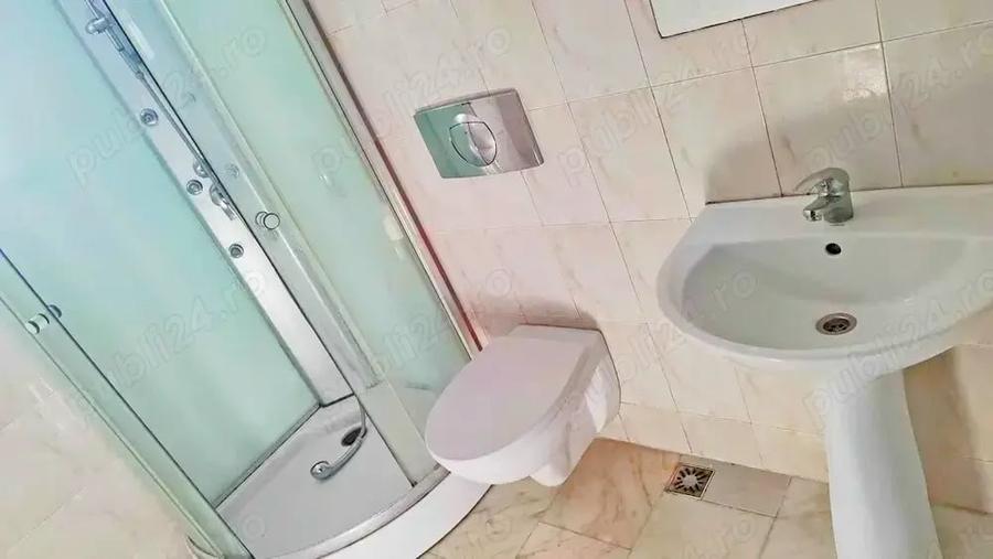 Casă cu 6 camere în Soarelui
